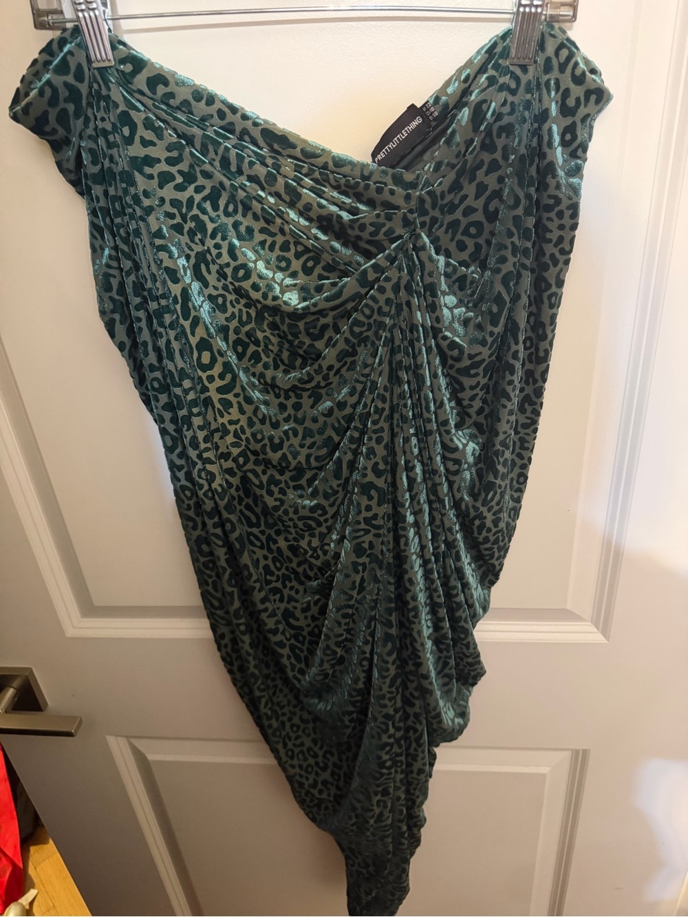Prettylittlething Green Leopard Print Draped skirt - Picture 2 of 4